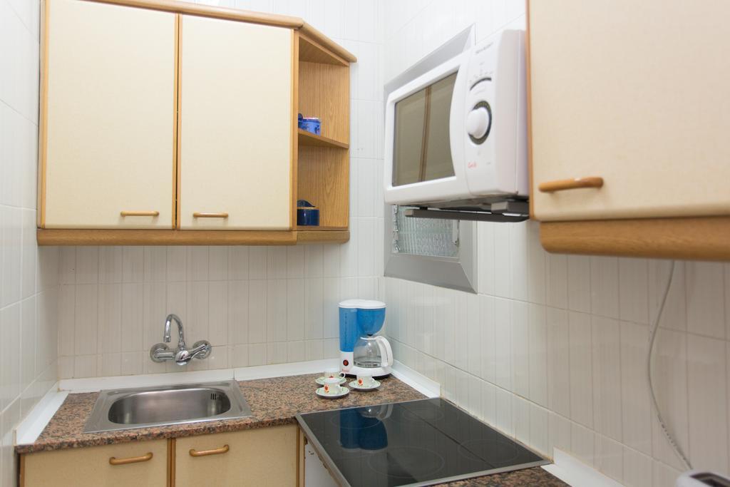 Liliane Apartment Σίτζες Δωμάτιο φωτογραφία